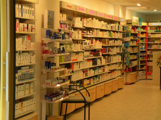  intérieur de pharmacie